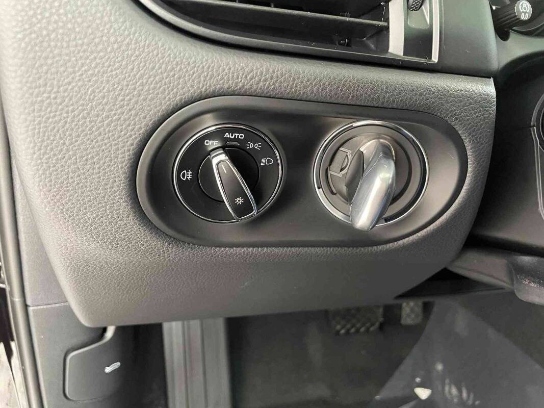 Porsche Macan 2.0 265cv pdk - Immagine 16