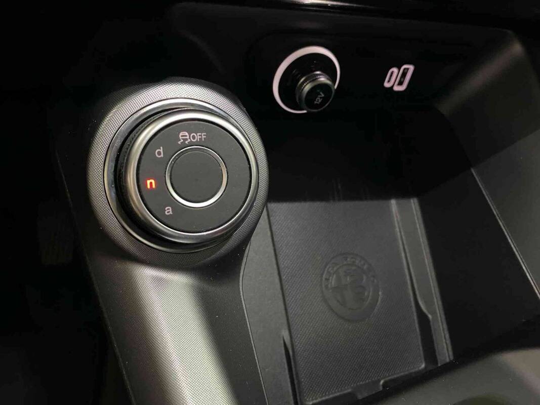 Alfa Romeo Tonale 1.5 hybrid Ti 160cv tct7 - Immagine 15