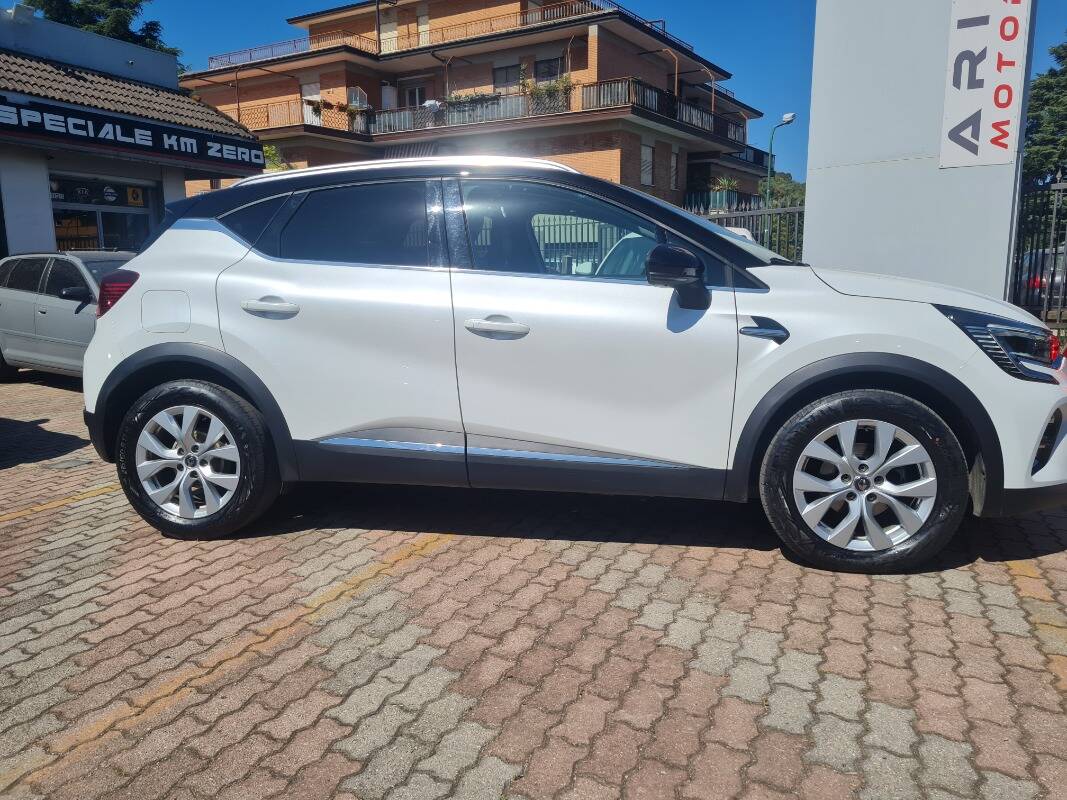 Renault Captur 1.5 blue dci Intens 115cv edc - Immagine 3
