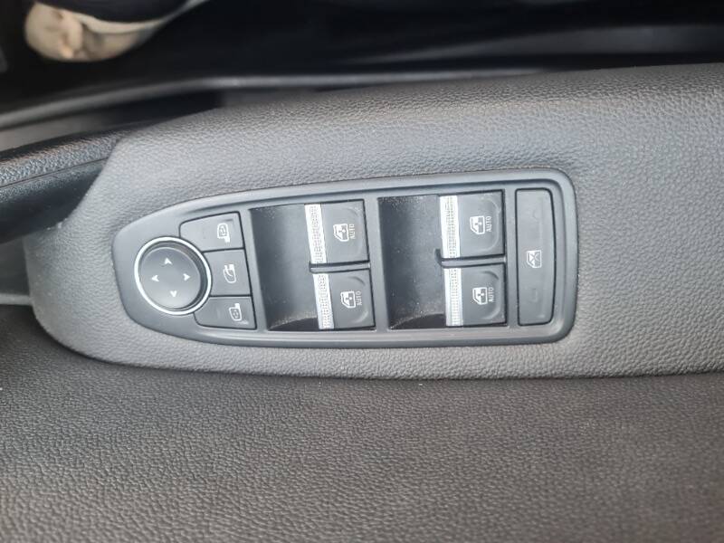 Renault Captur 1.5 blue dci Intens 115cv edc - Immagine 11
