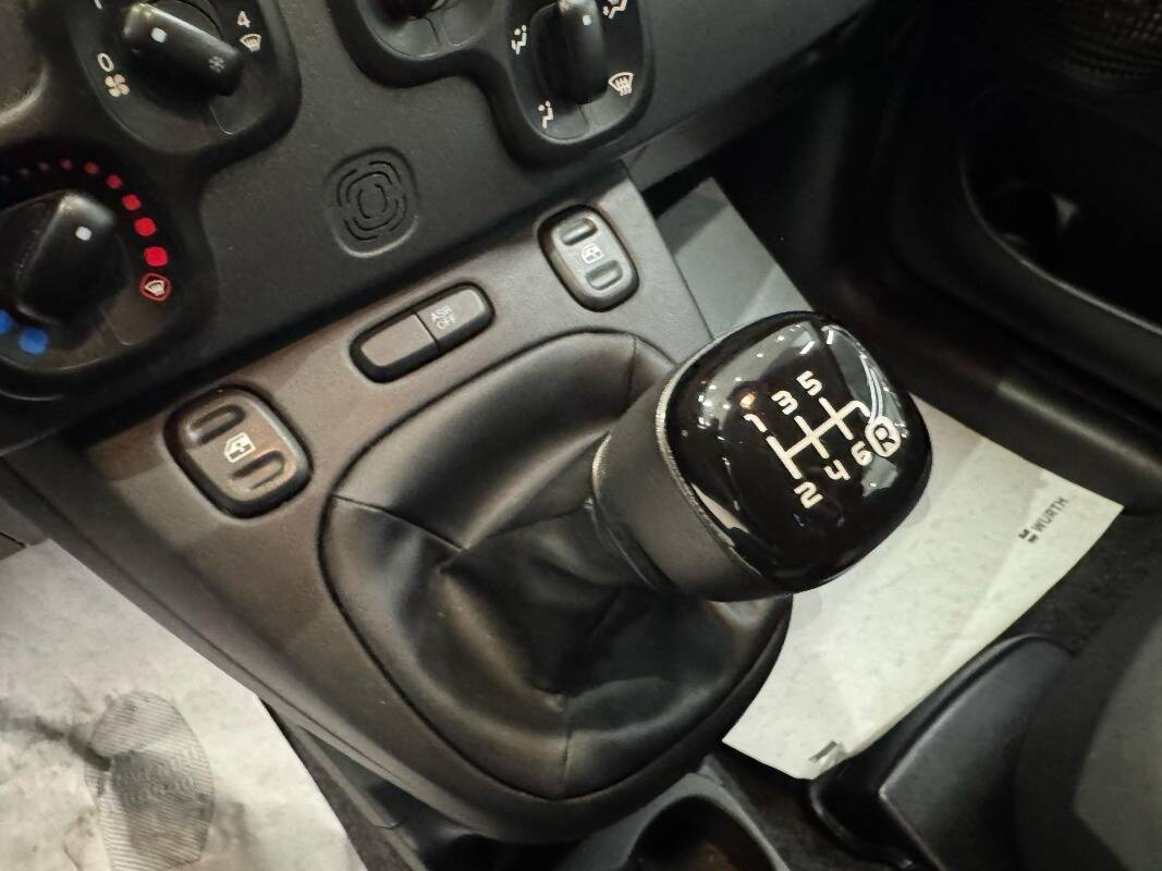 Fiat Panda 1.0 firefly hybrid s&s 70cv 5p.ti - Immagine 16