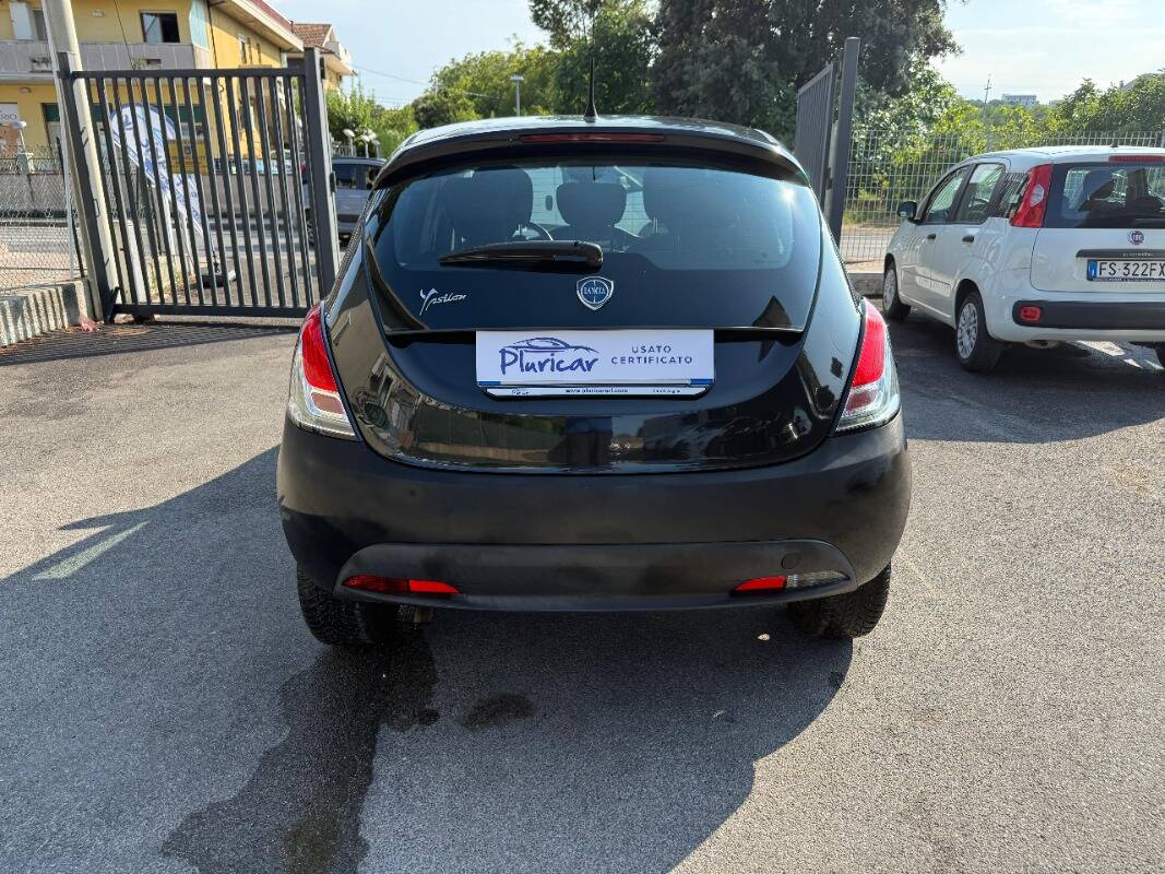 Lancia Ypsilon 0.9 t.air Silver s&s 85cv - Immagine 4