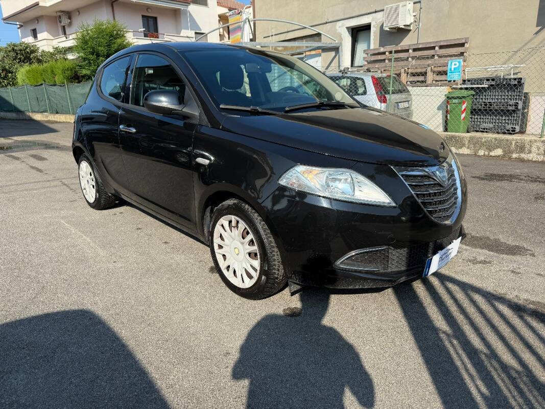 Lancia Ypsilon 0.9 t.air Silver s&s 85cv - Immagine 7