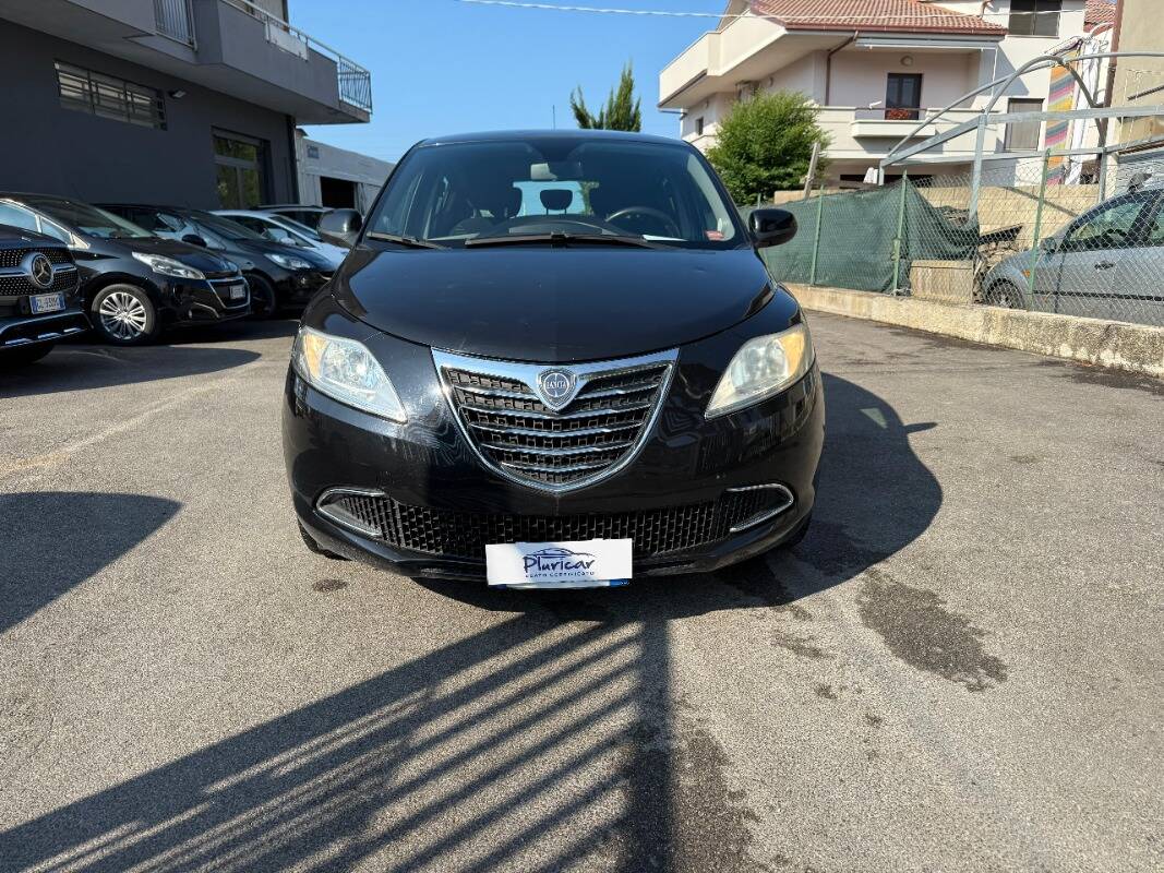 Lancia Ypsilon 0.9 t.air Silver s&s 85cv - Immagine 8