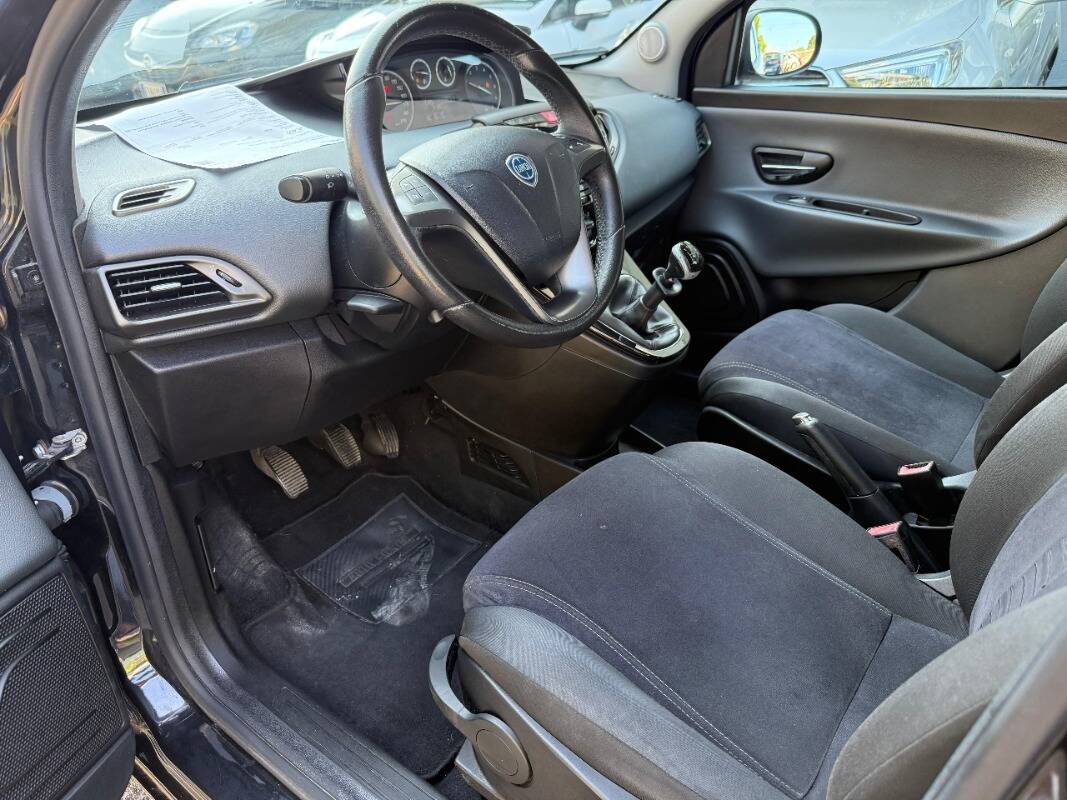 Lancia Ypsilon 0.9 t.air Silver s&s 85cv - Immagine 10