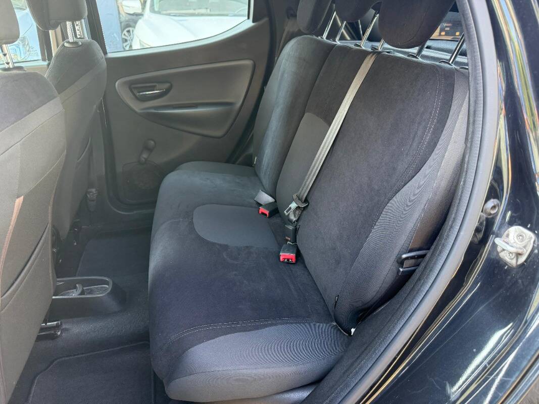 Lancia Ypsilon 0.9 t.air Silver s&s 85cv - Immagine 11