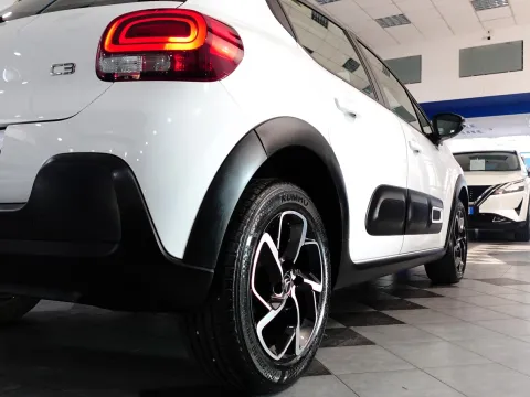 Citroen C3 1.5 bluehdi Shine s&s 100cv 6m - Immagine 10