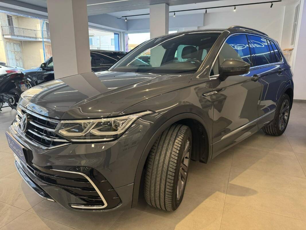 Volkswagen Tiguan 2.0 tdi R-Line 4motion 150cv dsg - Immagine 3