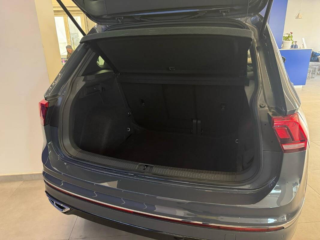 Volkswagen Tiguan 2.0 tdi R-Line 4motion 150cv dsg - Immagine 11