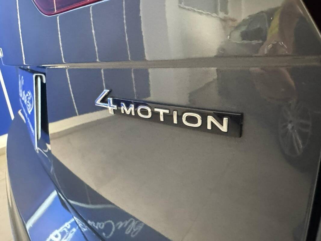 Volkswagen Tiguan 2.0 tdi R-Line 4motion 150cv dsg - Immagine 13