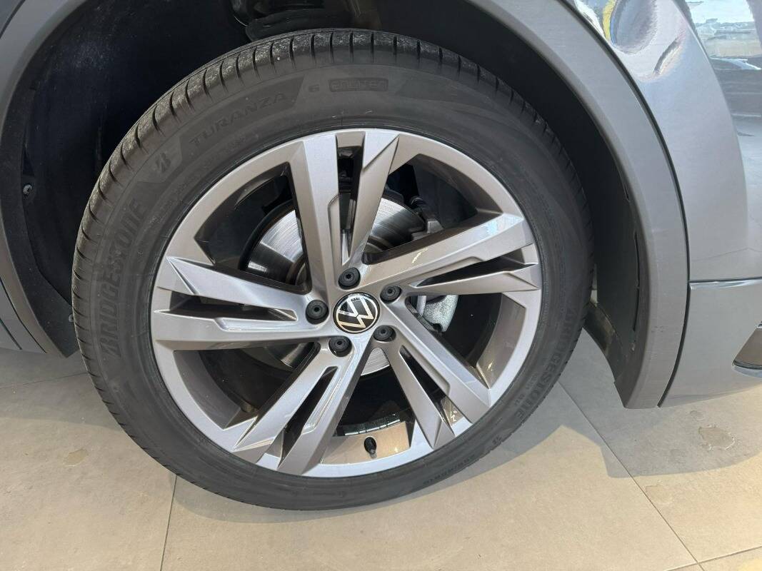 Volkswagen Tiguan 2.0 tdi R-Line 4motion 150cv dsg - Immagine 22