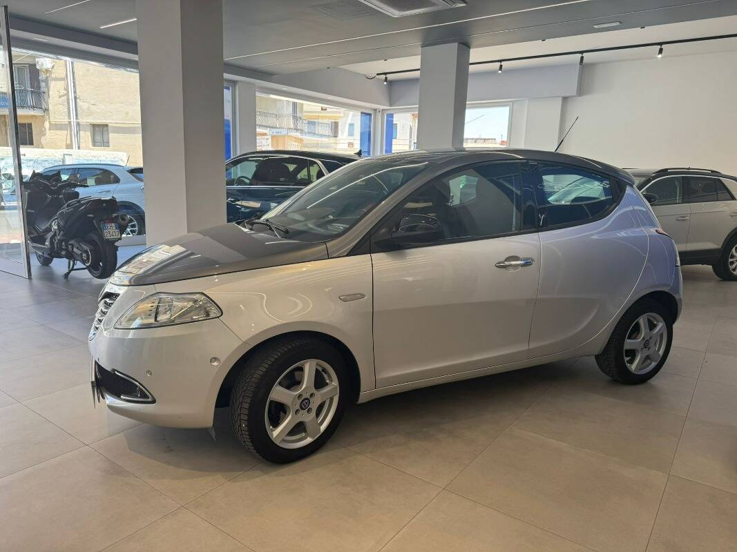 Lancia Ypsilon 1.3 mjt Gold s&s 95cv E5+ - Immagine 6