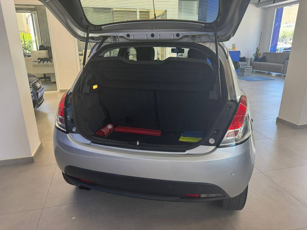 Lancia Ypsilon 1.3 mjt Gold s&s 95cv E5+ - Immagine 11