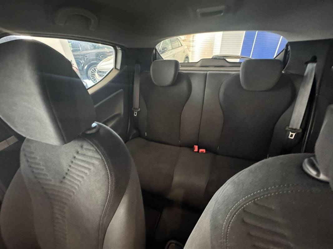 Lancia Ypsilon 1.3 mjt Gold s&s 95cv E5+ - Immagine 14