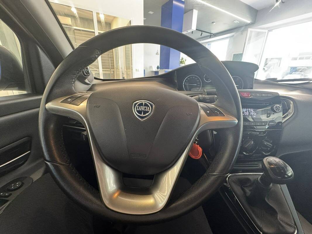 Lancia Ypsilon 1.3 mjt Gold s&s 95cv E5+ - Immagine 18