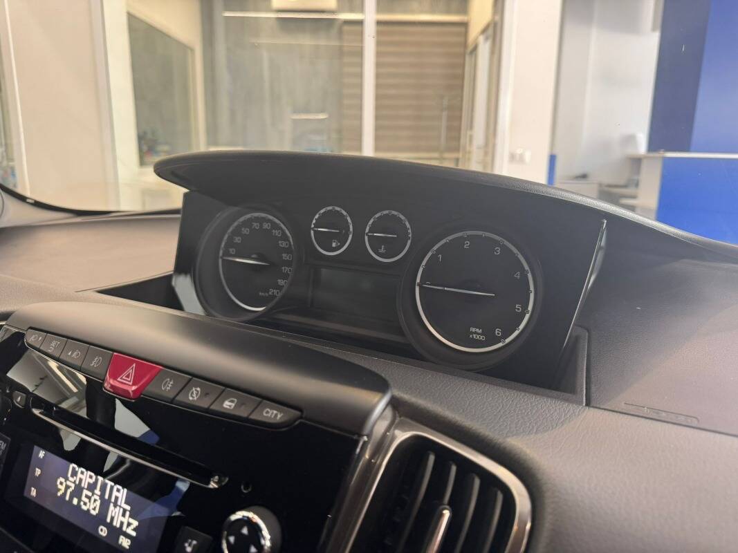 Lancia Ypsilon 1.3 mjt Gold s&s 95cv E5+ - Immagine 23