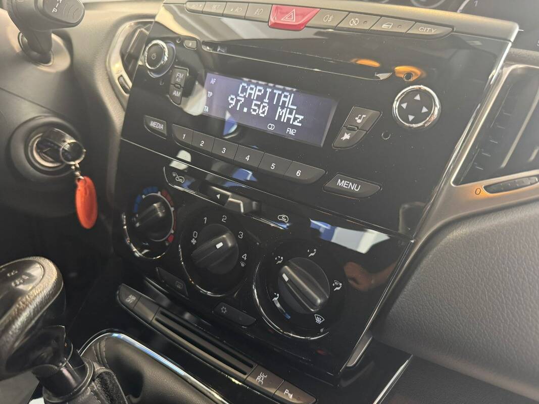 Lancia Ypsilon 1.3 mjt Gold s&s 95cv E5+ - Immagine 26