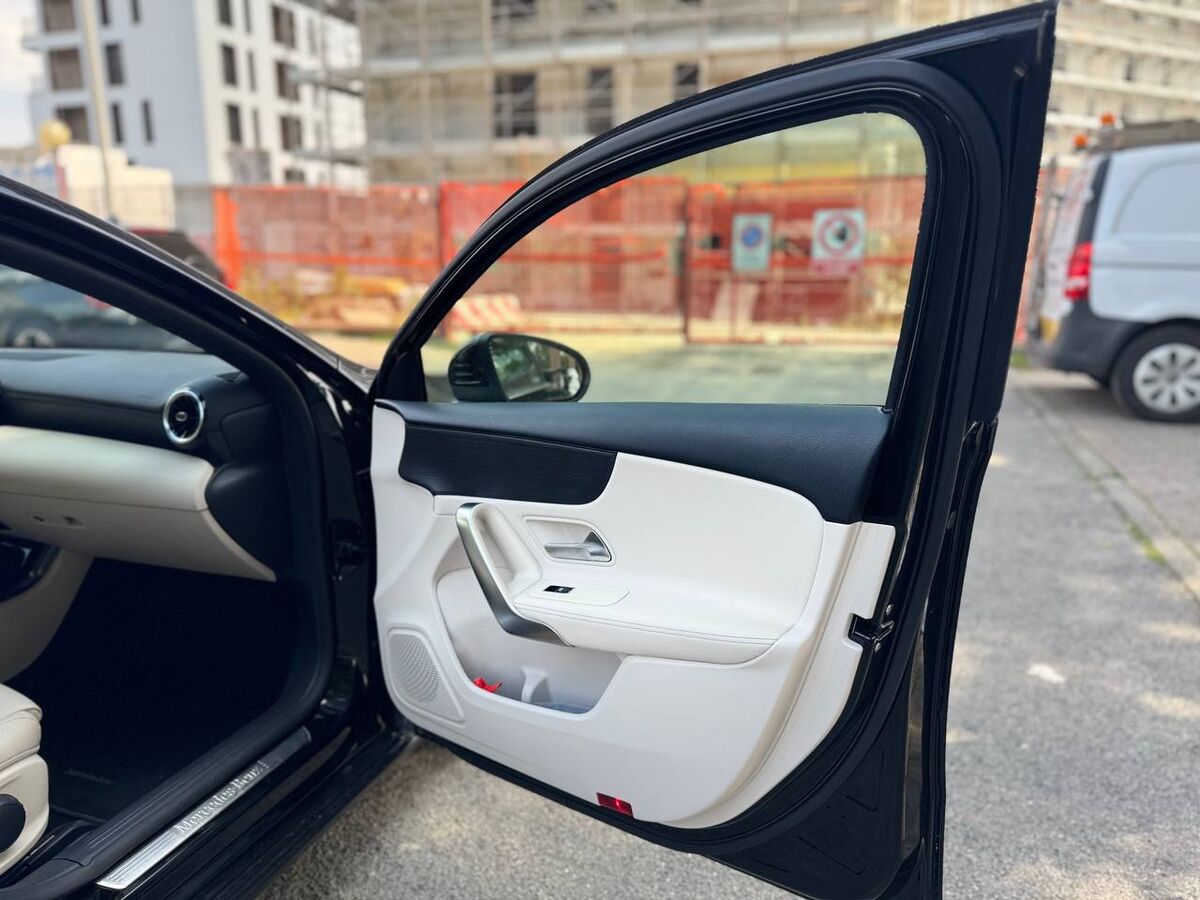Mercedes A 200 Premium - Immagine 17