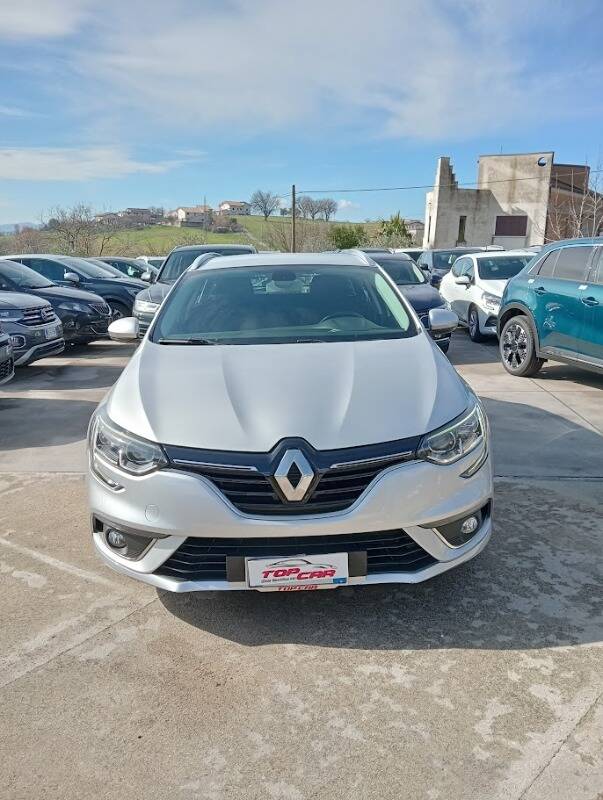 Renault Megane Sporter 1.5 dci energy Intens 110cv edc - Immagine 2