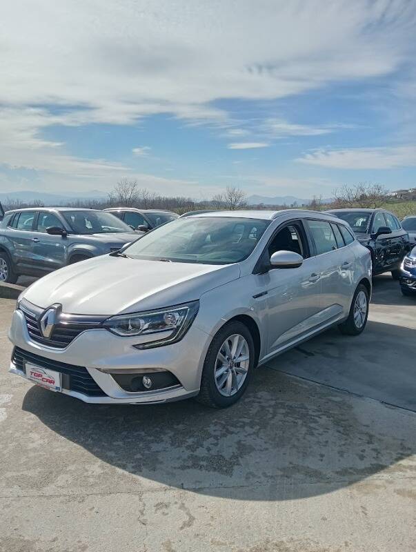 Renault Megane Sporter 1.5 dci energy Intens 110cv edc - Immagine 3