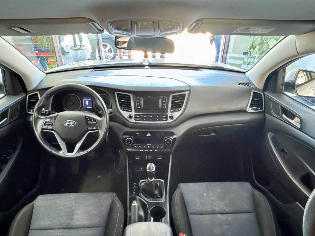 Hyundai Tucson 1.7 crdi Comfort 2wd 115cv - Immagine 12