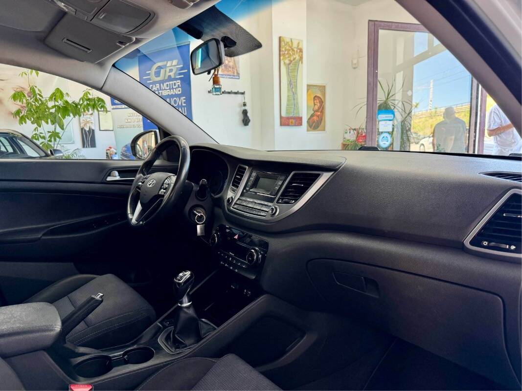 Hyundai Tucson 1.7 crdi Comfort 2wd 115cv - Immagine 20