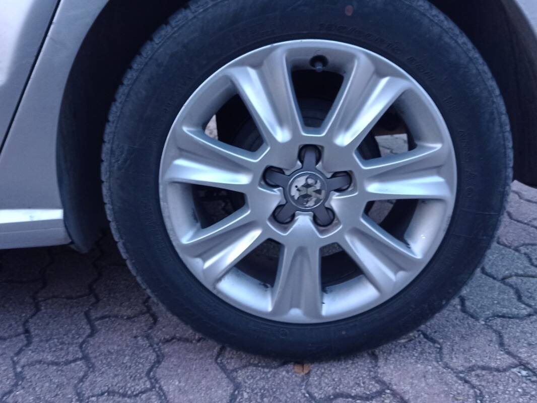 Volkswagen Polo 5p 1.2 Comfortline 70cv - Immagine 5