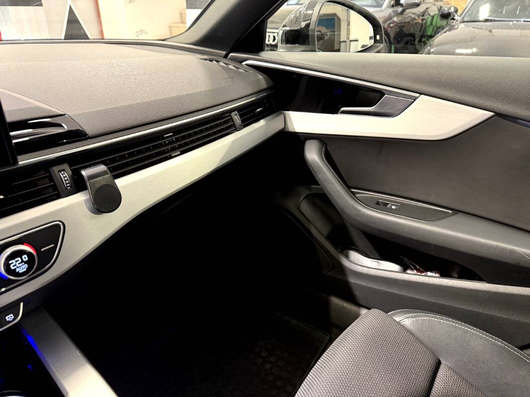 Audi A4 Avant 35 2.0 tdi mhev S Line edition 163cv s-tronic - Immagine 20