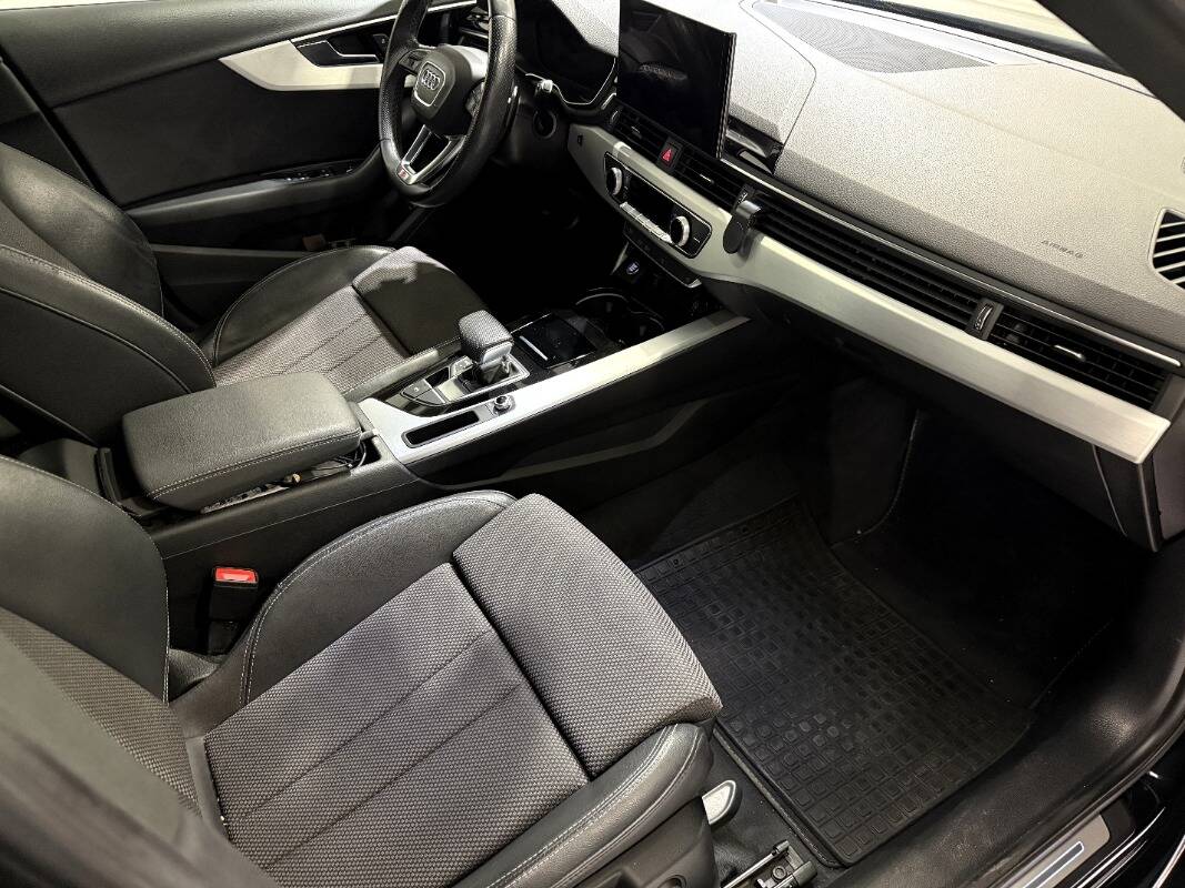 Audi A4 Avant 35 2.0 tdi mhev S Line edition 163cv s-tronic - Immagine 24