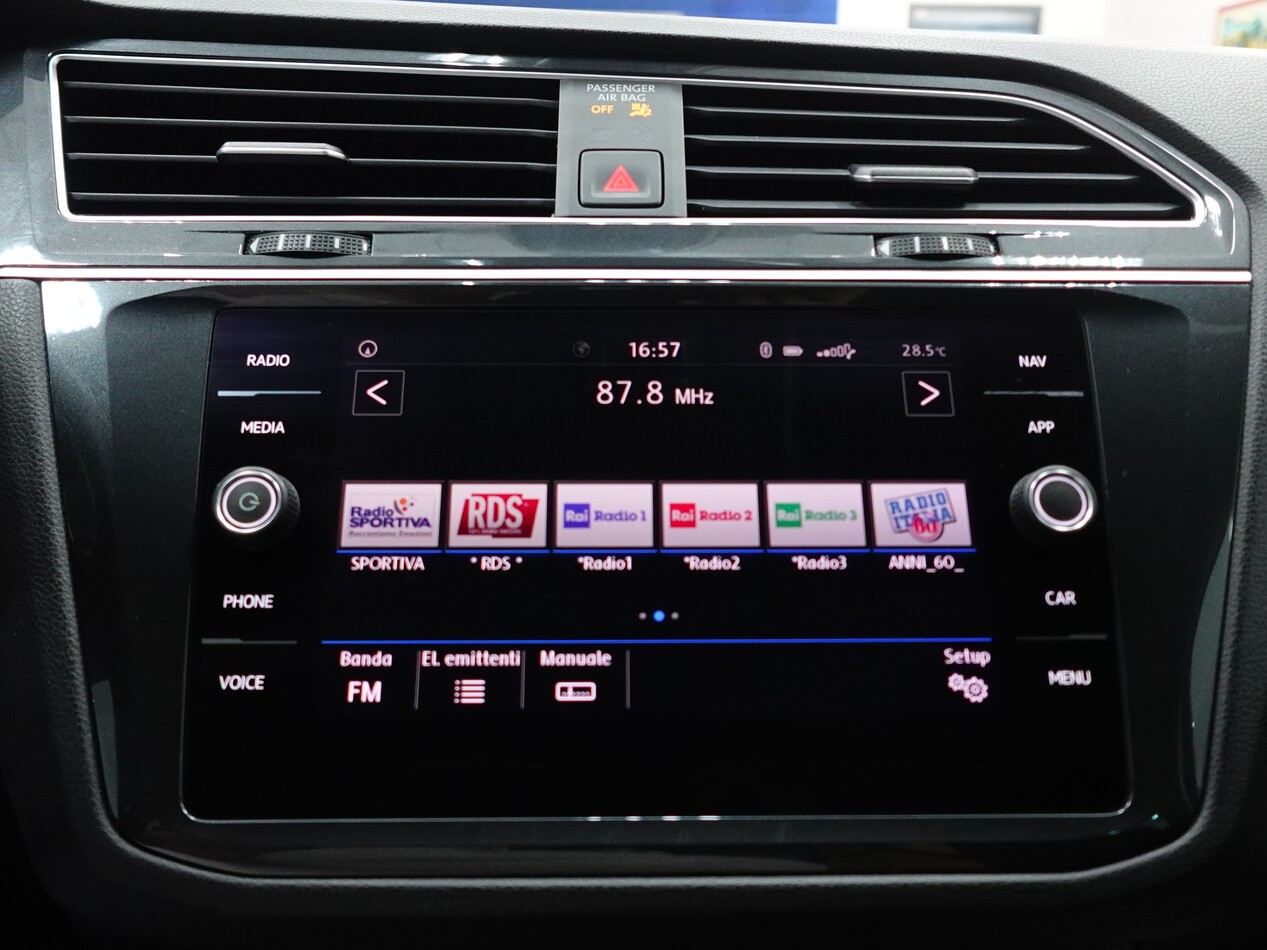 Volkswagen Tiguan 2.0 tdi Business 150cv - Immagine 16