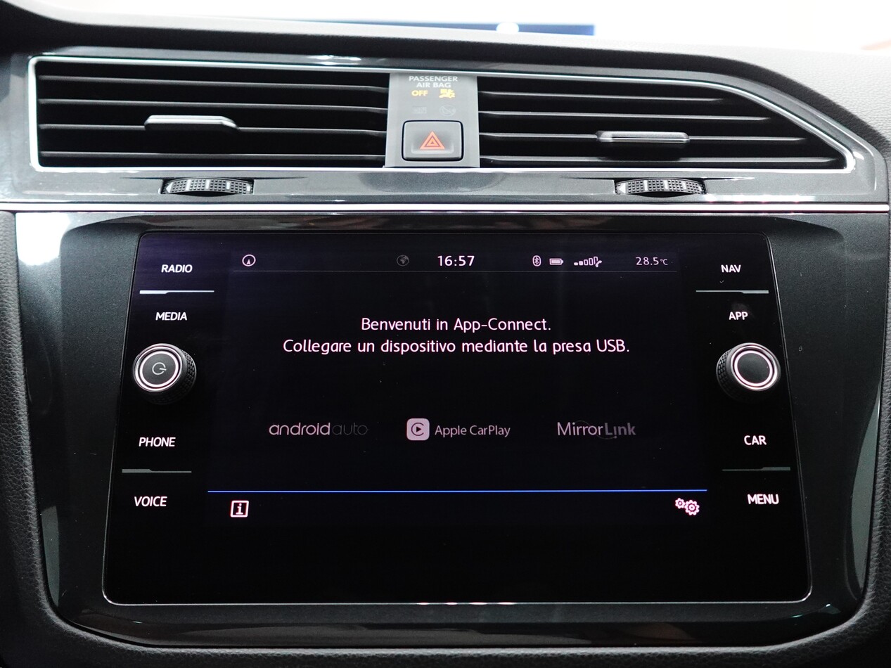 Volkswagen Tiguan 2.0 tdi Business 150cv - Immagine 17