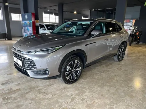 Mg HS 1.5 Luxury auto - Immagine 1