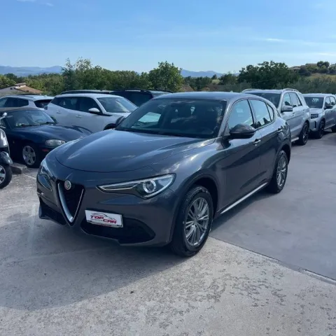 Alfa Romeo Stelvio 2.2 t Business Q4 190cv auto my19 - Immagine 1