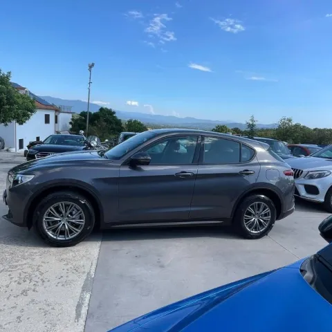 Alfa Romeo Stelvio 2.2 t Business Q4 190cv auto my19 - Immagine 7