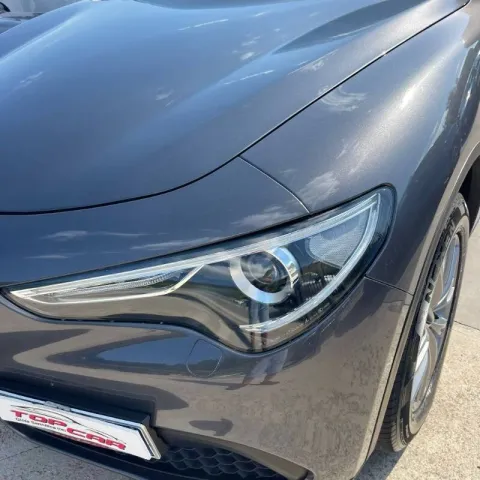 Alfa Romeo Stelvio 2.2 t Business Q4 190cv auto my19 - Immagine 10