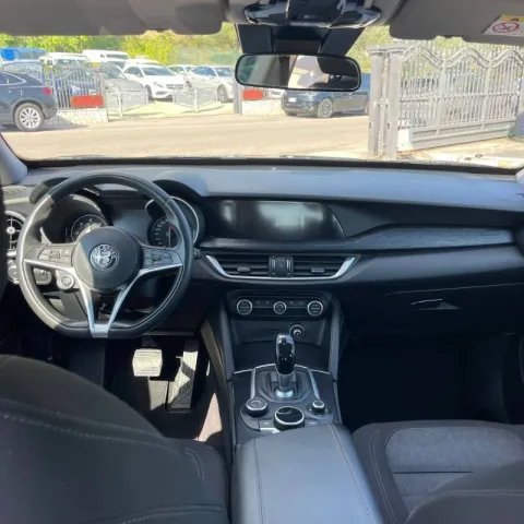Alfa Romeo Stelvio 2.2 t Business Q4 190cv auto my19 - Immagine 12