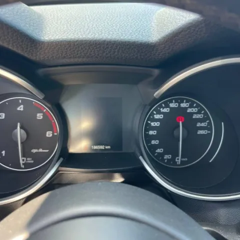 Alfa Romeo Stelvio 2.2 t Business Q4 190cv auto my19 - Immagine 14