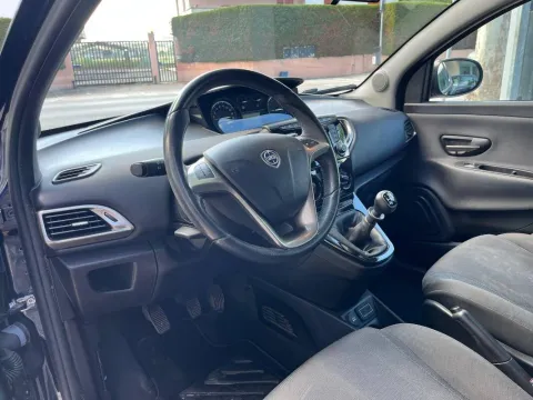 Lancia Ypsilon 1.2 Gold ecochic Gpl 69cv my19 - Immagine 9