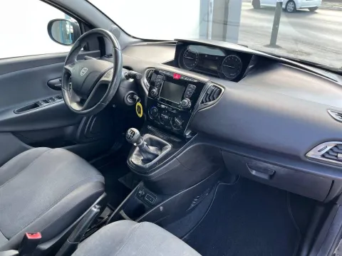 Lancia Ypsilon 1.2 Gold ecochic Gpl 69cv my19 - Immagine 11