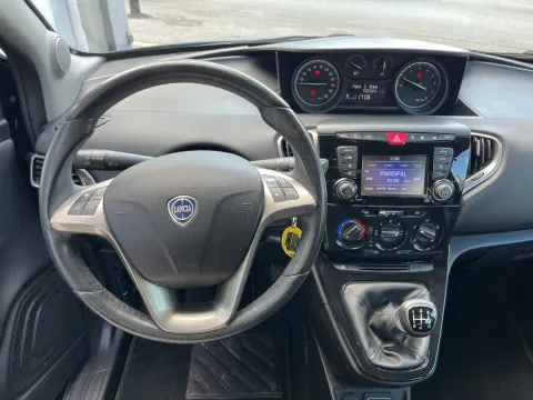 Lancia Ypsilon 1.2 Gold ecochic Gpl 69cv my19 - Immagine 16