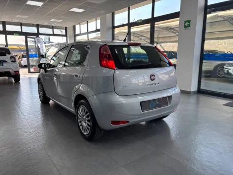 Fiat Punto 5p 1.3 mjt 16v Young 75cv - Immagine 4