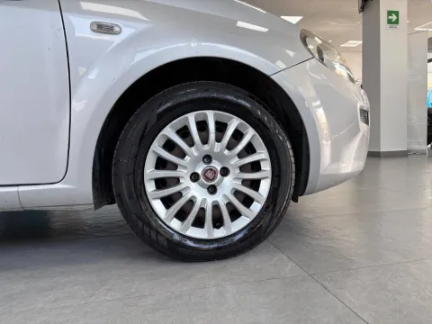 Fiat Punto 5p 1.3 mjt 16v Young 75cv - Immagine 7