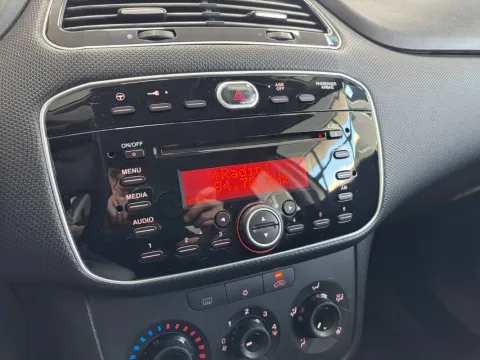 Fiat Punto 5p 1.3 mjt 16v Young 75cv - Immagine 14