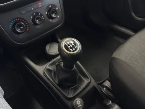 Fiat Punto 5p 1.3 mjt 16v Young 75cv - Immagine 16