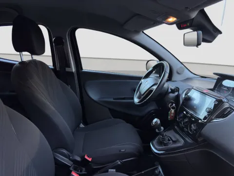 Lancia Ypsilon 1.0 firefly hybrid Gold s&s 70cv 5p.ti - Immagine 10