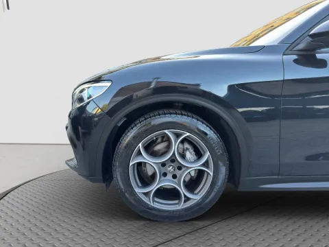 Alfa Romeo Stelvio 2.2 t Sprint Q4 190cv auto - Immagine 9