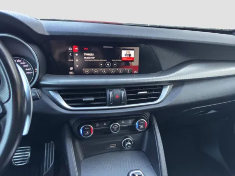 Alfa Romeo Stelvio 2.2 t Sprint Q4 190cv auto - Immagine 17