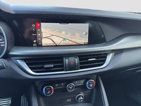 Alfa Romeo Stelvio 2.2 t Sprint Q4 190cv auto - Immagine 18