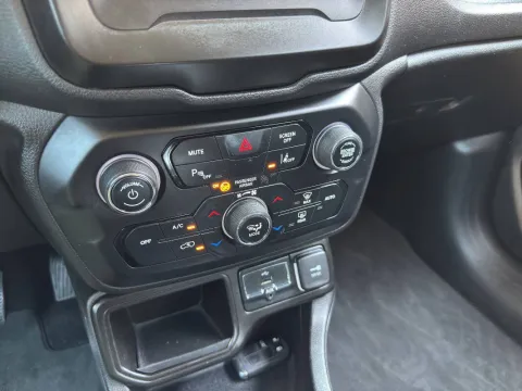 Jeep Renegade 1.6 mjt Limited 2wd 130cv - Immagine 18