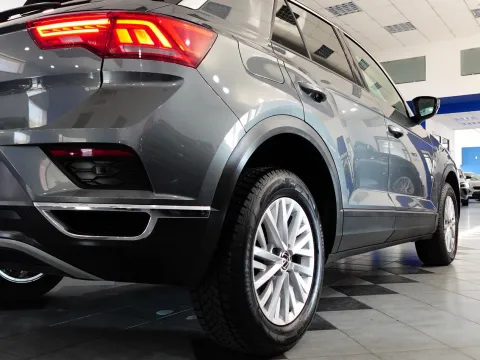 Volkswagen T-Roc 2.0 tdi Business 115cv - Immagine 8